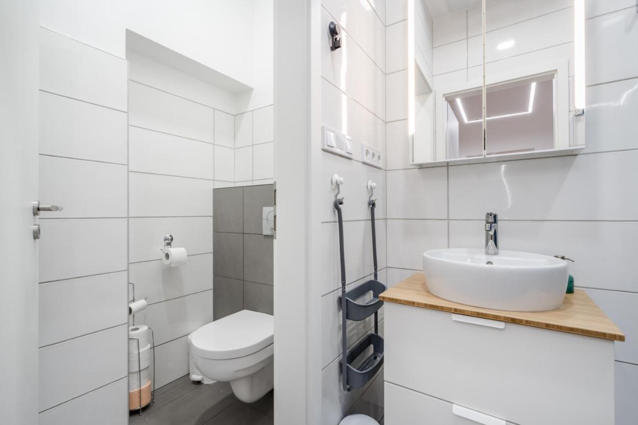 Bpr Stylish Vagabond With Ac Apartment Budapest